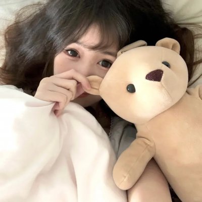 庇护棕榈树下